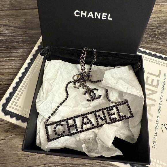 CHANEL Statement Black Crystal "CHANEL" Crystal Chain Necklace - Picture 9 of 9
